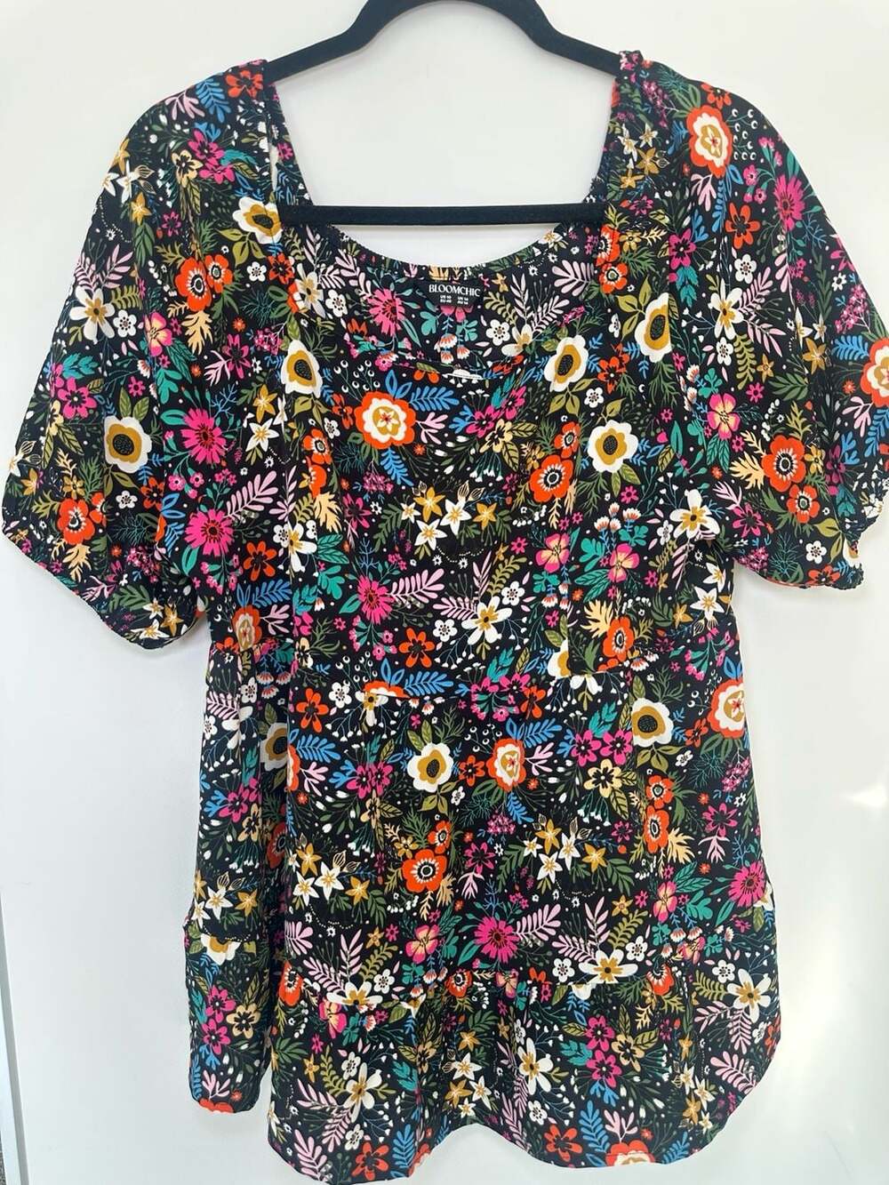 Bloomchic Floral Blouse Size US 10 Black Square Neck Short Sleeve Top